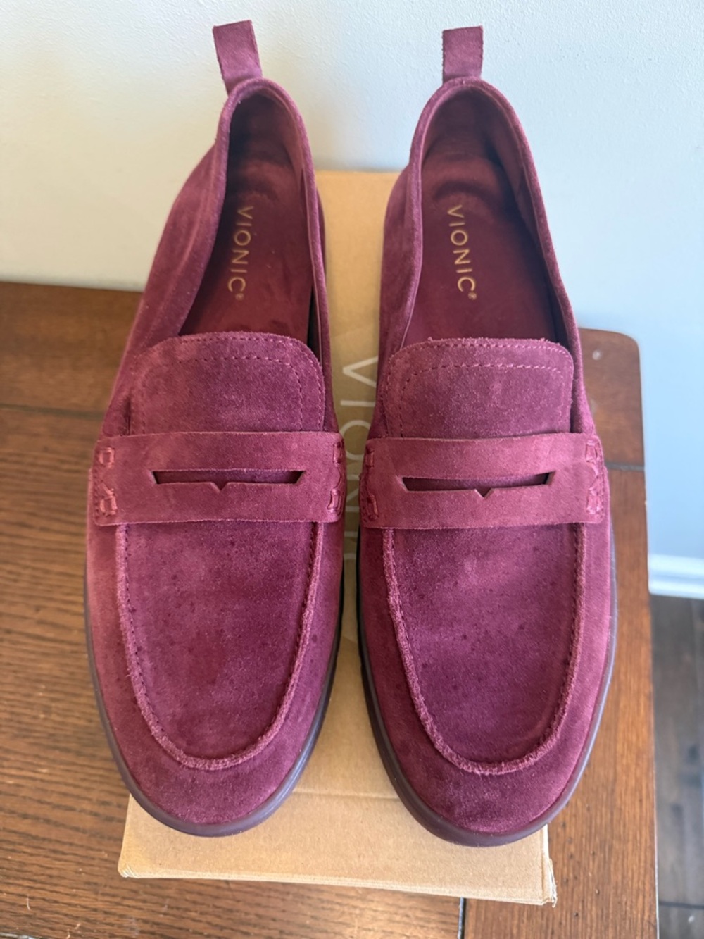 Vionic women’s Burgundy Suede Slip-On Loafer New - Picture 3 of 6